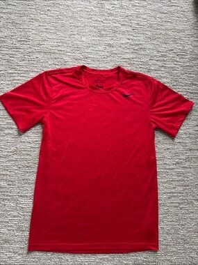 Men's Nike The Nike Tee in red size S